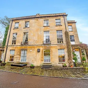 Oyo Bailbrook **** Bath
